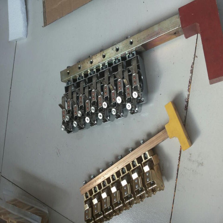 上海南洋YRKK大直流电机原厂刷盒 25*32刷盒固定座刷握装置图片