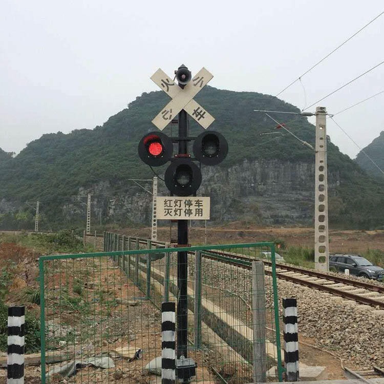 铁路道口信号灯   无线控制道口信号灯   道口栏杆奥莱