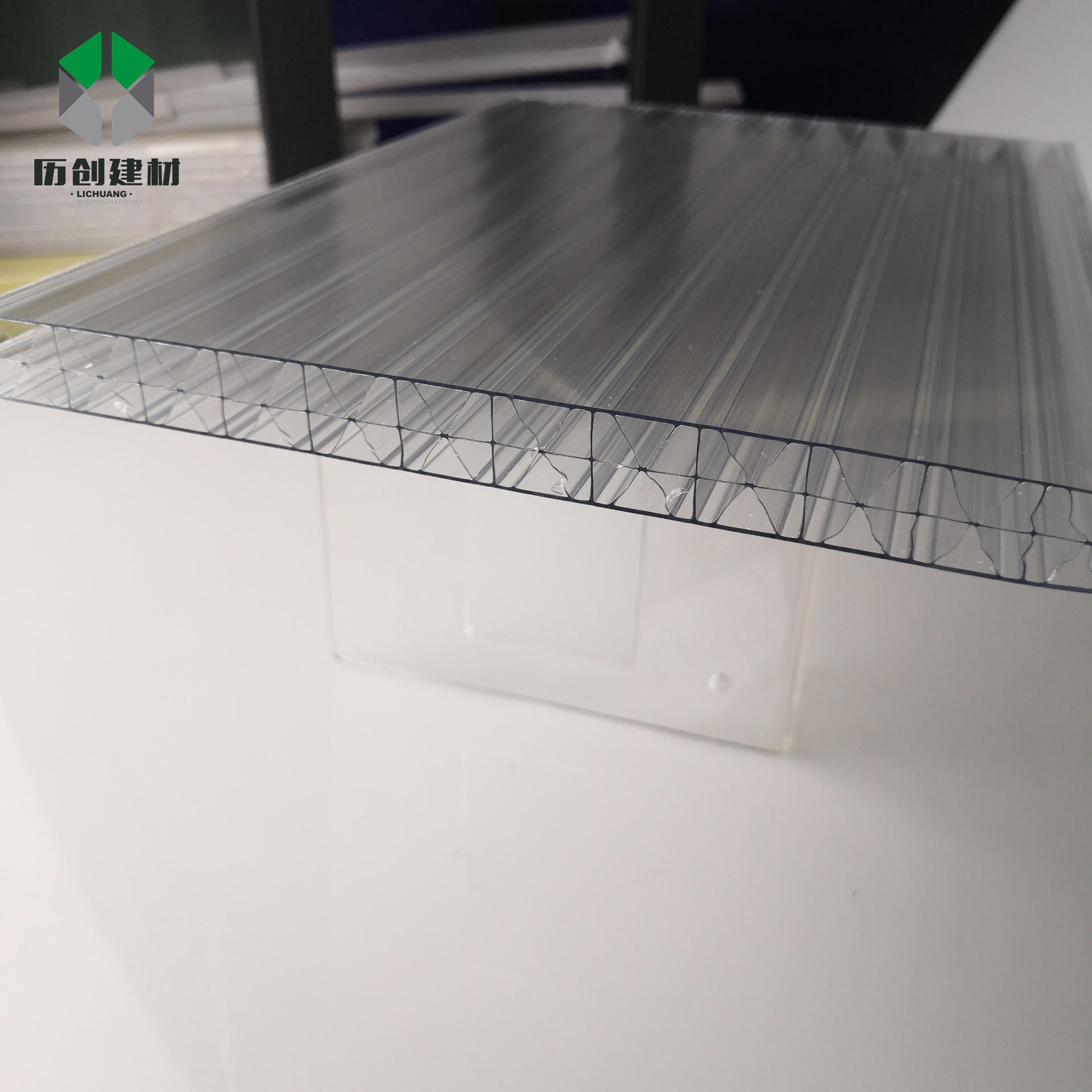 广东历创厂家批发供应10mm透明草绿两层阳光板米字格pc板材顶棚车棚过道雨棚PC板