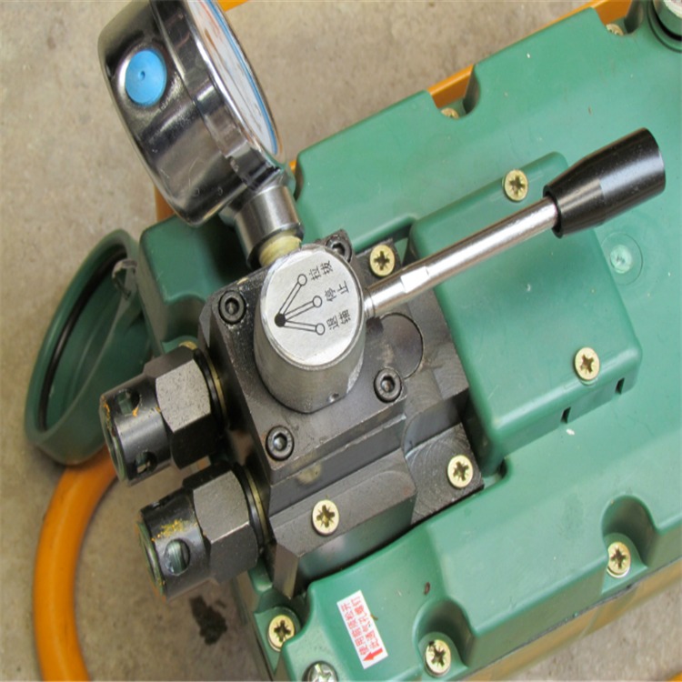 QYB型号液压泵厂家直销  液压油泵参数  双回路结构气动泵优质现货 佳硕