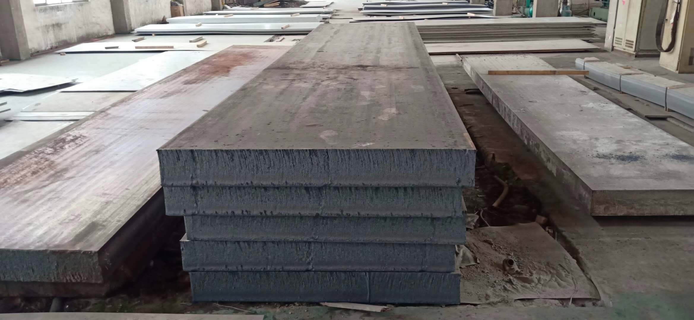 厂家供应304不锈钢板 现货 可分条折弯加工