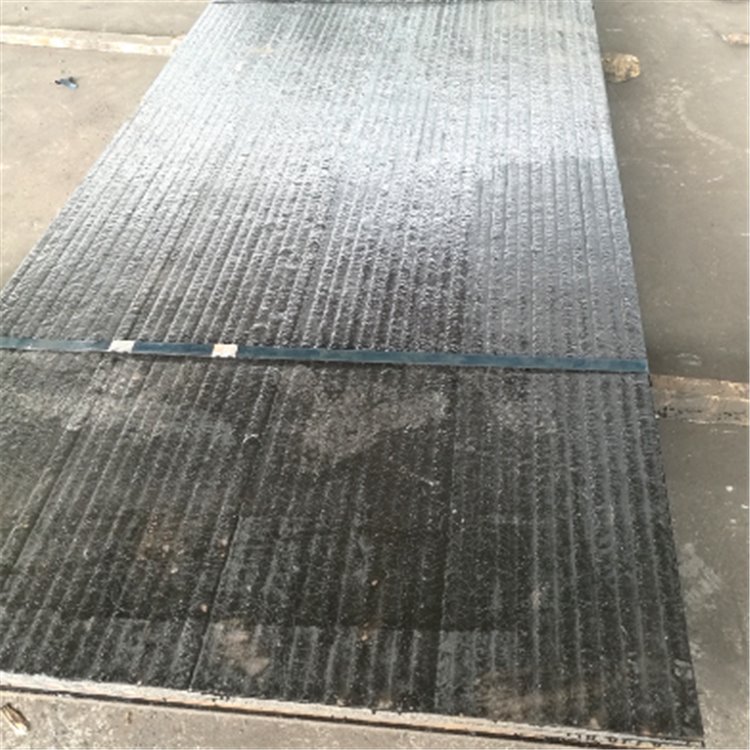 厂家生产 64堆焊耐磨板 44耐磨复合钢板 66堆焊复合板大量生产