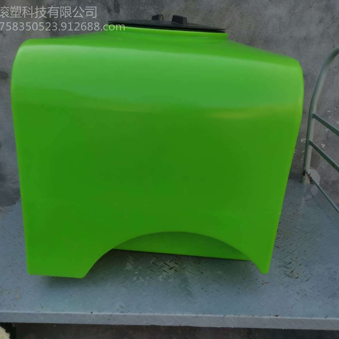 雅格滚塑 大型自走式储药箱 耐酸碱绿色pe机械水箱 420升容量农用储水箱批量现货