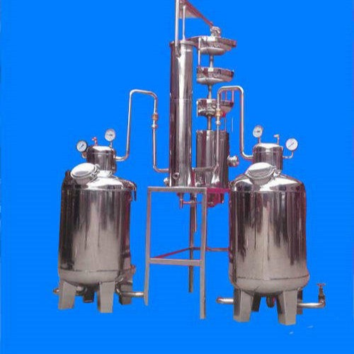 桑葚酒蒸馏设备   鑫华果酒酿酒蒸馏机组   白兰地蒸馏设备生产厂家