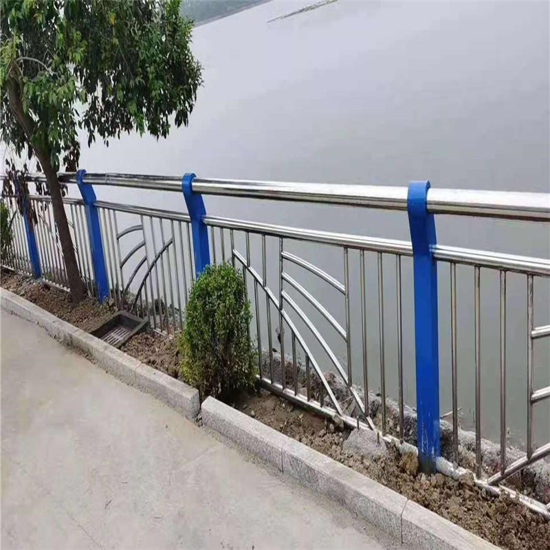 201景观栏杆 厂家生产 聚晟市政道路护栏厂家订做 304桥梁灯光护栏安装