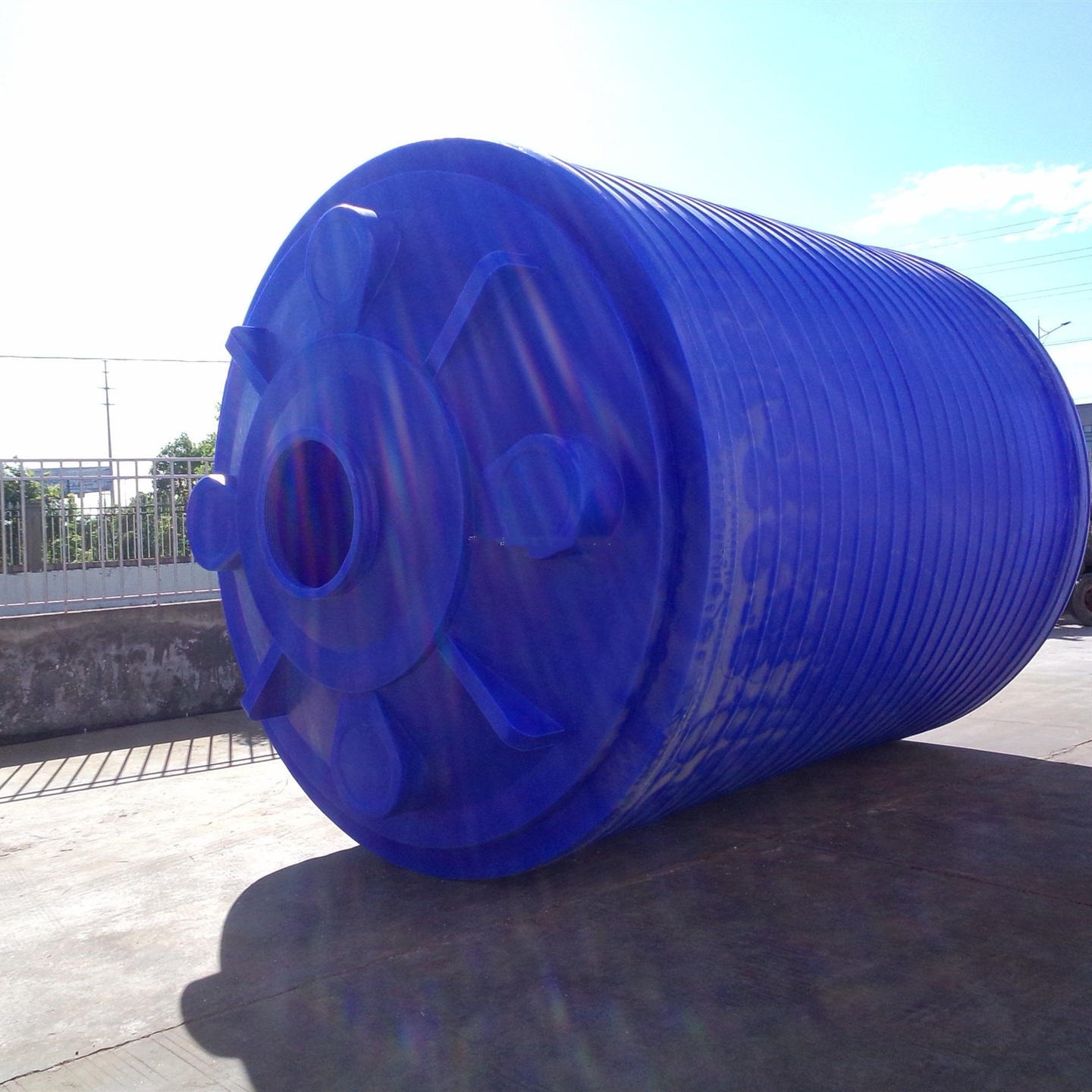 河南信阳售卖15吨聚乙烯罐子 环保储水槽厂家 塑胶水塔批发
