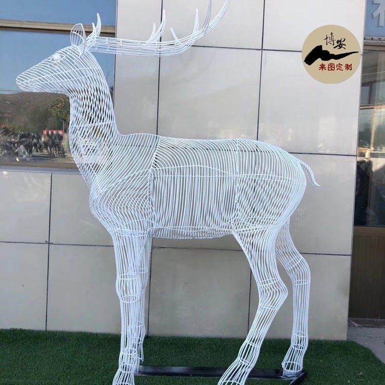 佰盛 不锈钢镂空鹿雕塑厂家 金属镂空鹿雕塑模型 仿真镂空鹿 抽象镂空鹿雕塑摆件图片