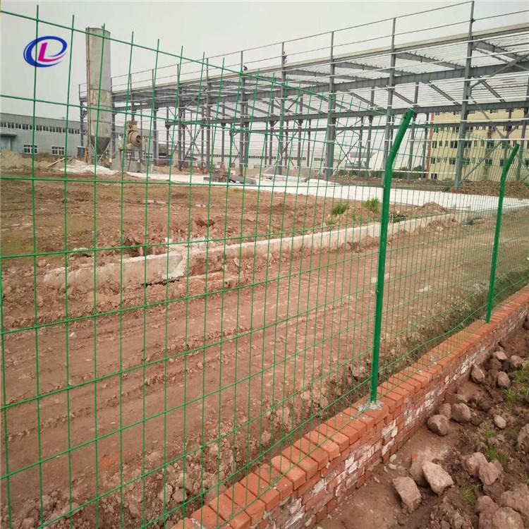 德兰丝网厂直销钢丝网围栏 双边丝种植养殖钢丝网围栏 定制钢丝护栏网
