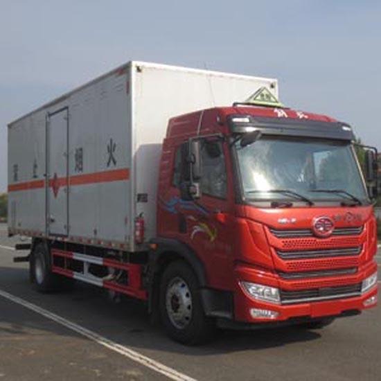 危险品货物运输车,解放易燃液体厢式运输车(国六),江特牌JDF5180XRYC6型易燃液体厢式运输车