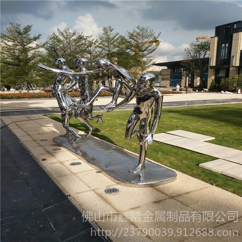 东莞时代地产入口主题不锈钢运动人物雕塑安装实物效果图