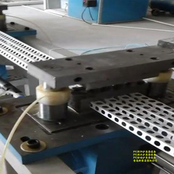 PVC护角线设备 PVC阴角线机器  PVC阴角线机械专业生产厂家图片