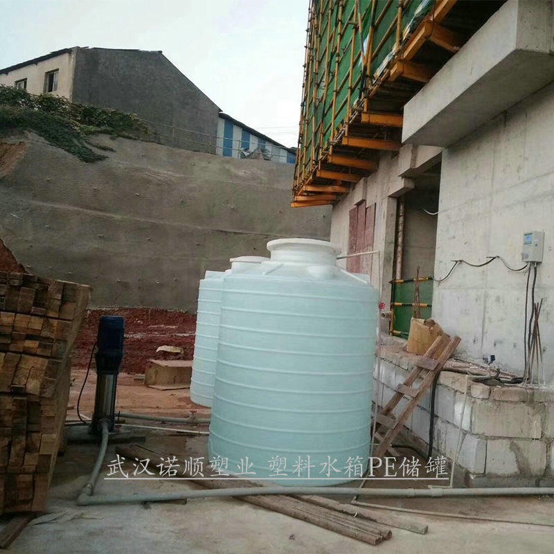 山林雨水收集桶 5吨塑料水桶 诺顺PE水塔水箱图片