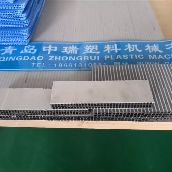PP中空塑料建筑模板挤出生产线915PP塑料建筑模板机械设备成本