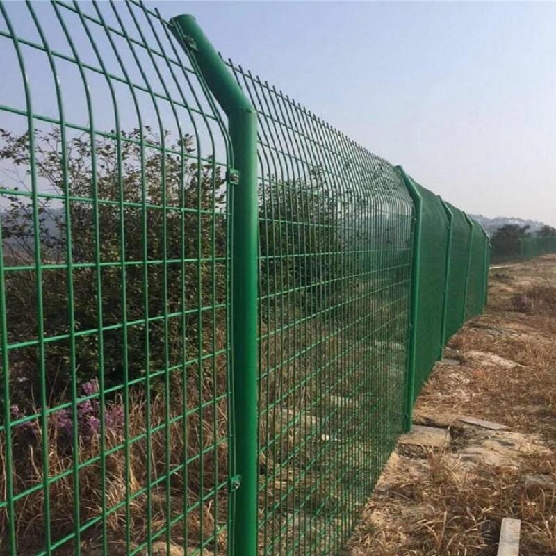 德兰直销铁丝网围栏 圈山圈地养殖铁丝网围栏 定制双边铁丝护栏网