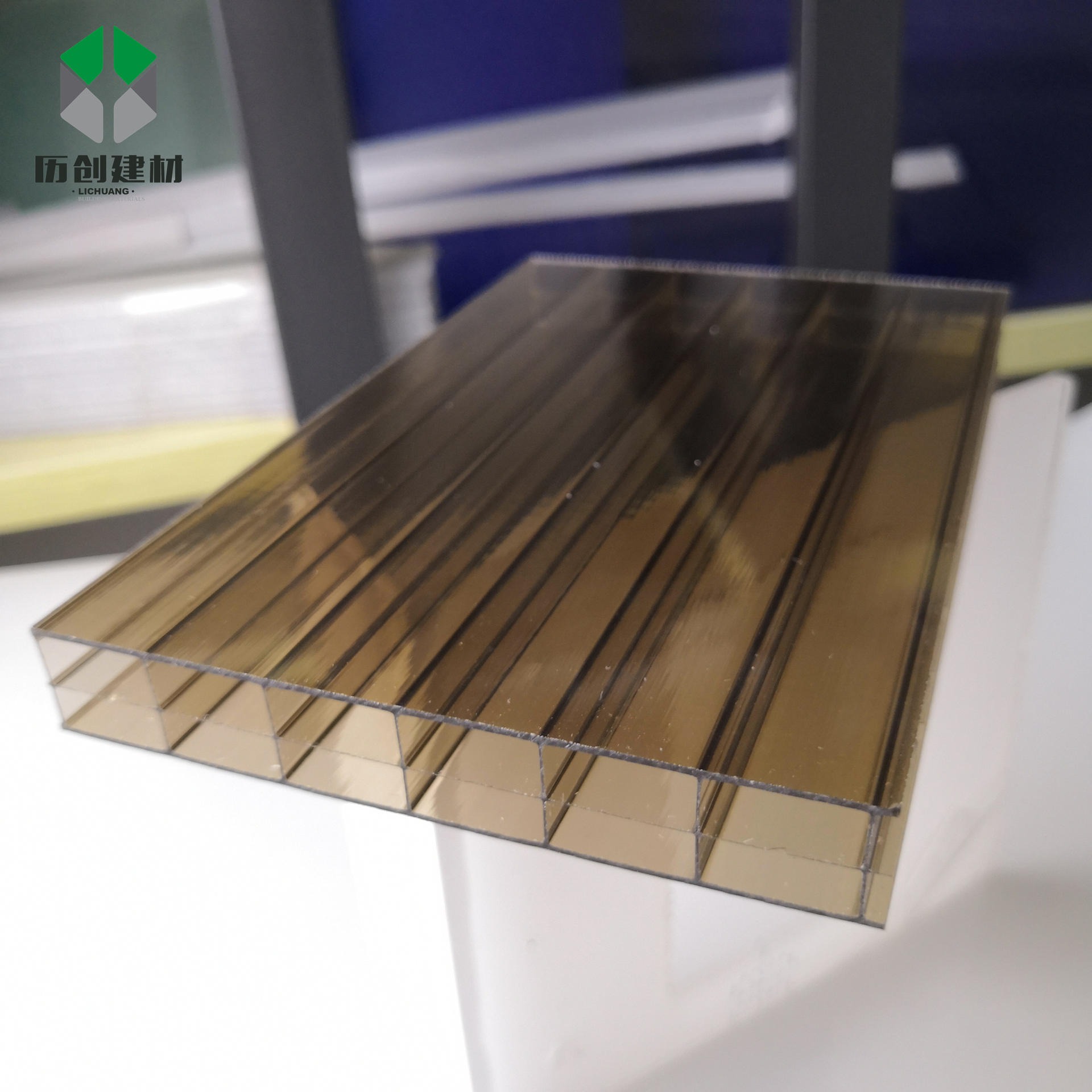 订制生产pc聚碳酸酯阳光板 12mm三层透明板材防腐蚀亮面塑料板广东厂家直供