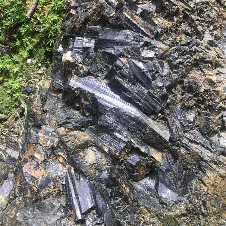 瑞峰矿业 熔喷驻极白色纳米电气石粉 新疆电气石块 彩色碧玺