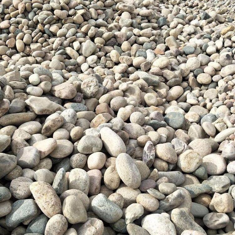 本格厂家批发 铺路鹅卵石 园艺鹅卵石 机制鹅卵石 景观石风景自然石图片