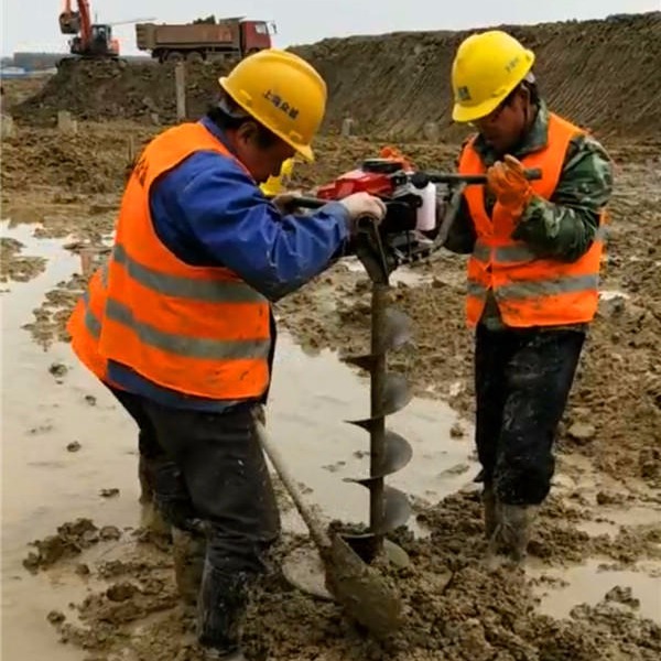 泰州挖桩孔掏土机厂家 清桩孔泥巴机子 管桩取土机