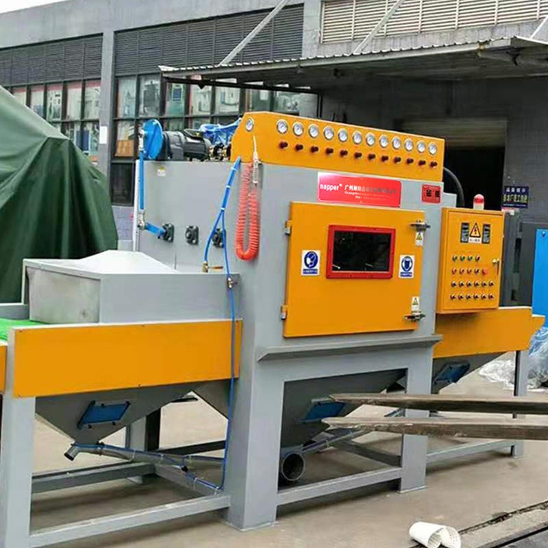 自动喷砂机视频 纳珀供应阳江锌合金表面处理输送式自动喷砂机价格
