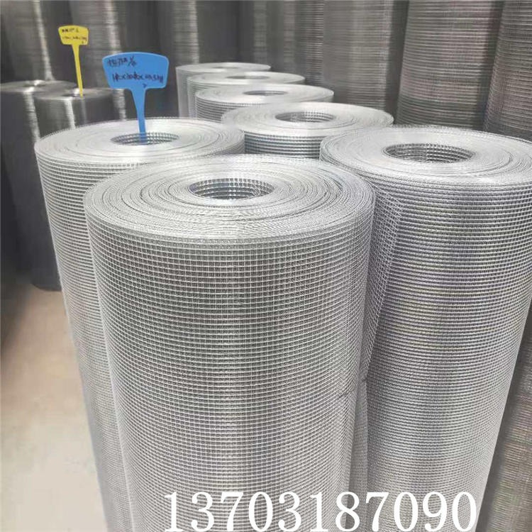 龙润专业致力于生产镀锌铁丝网 铁丝网加工 电焊网加工直销