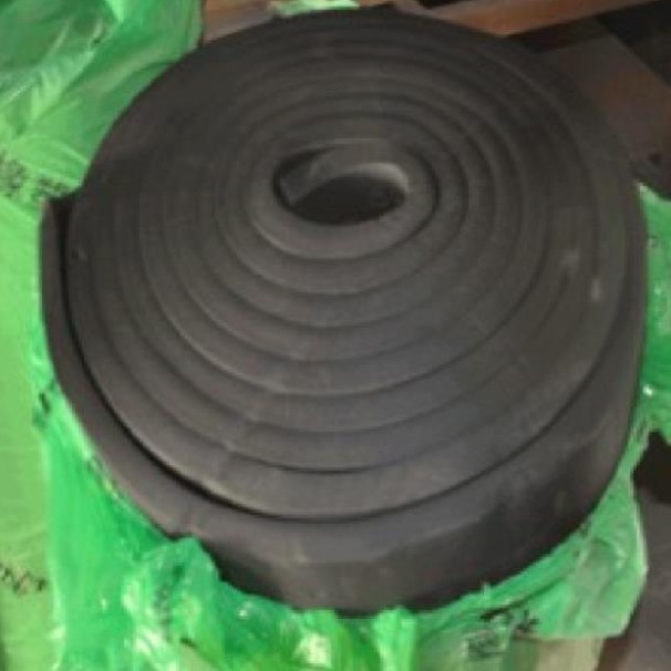 新疆强盛橡塑海绵板 4公分橡塑板 橡塑管套 橡塑胶水 空调风管保温橡塑板 下水管隔音自粘橡塑板  自产自销图片