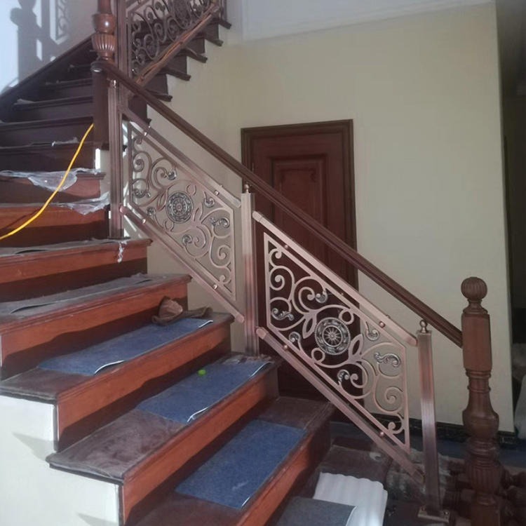 汕头百年别墅楼梯扶手改造,才逾苏小文艺的共享办公空间