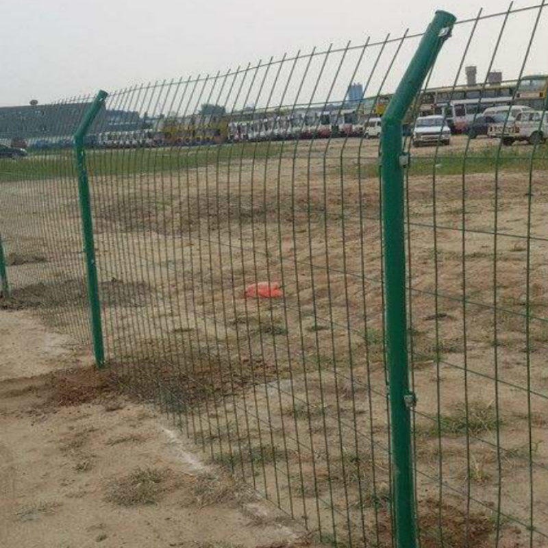 双边丝绿色包塑护栏网 400丝边框护栏网成本低 养殖铁丝网围栏