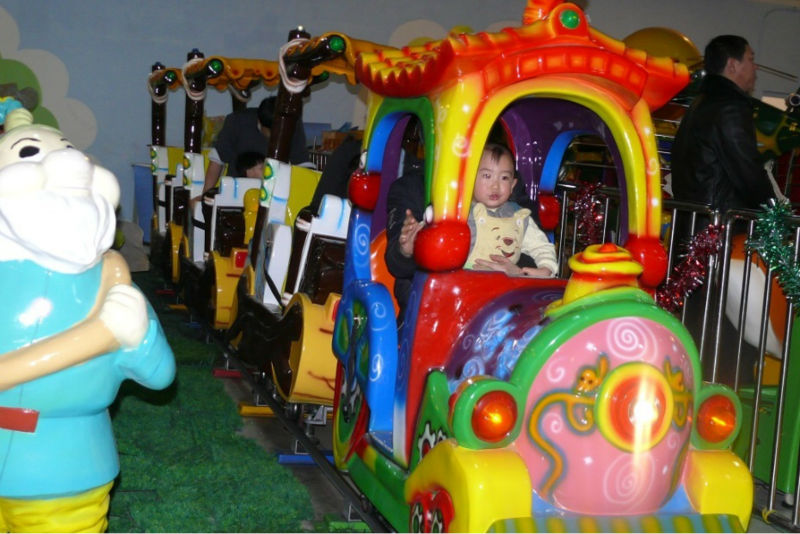 郑州大洋轨道小火车儿童游乐设备 儿童小火车 豪华轨道火车厂家示例图4