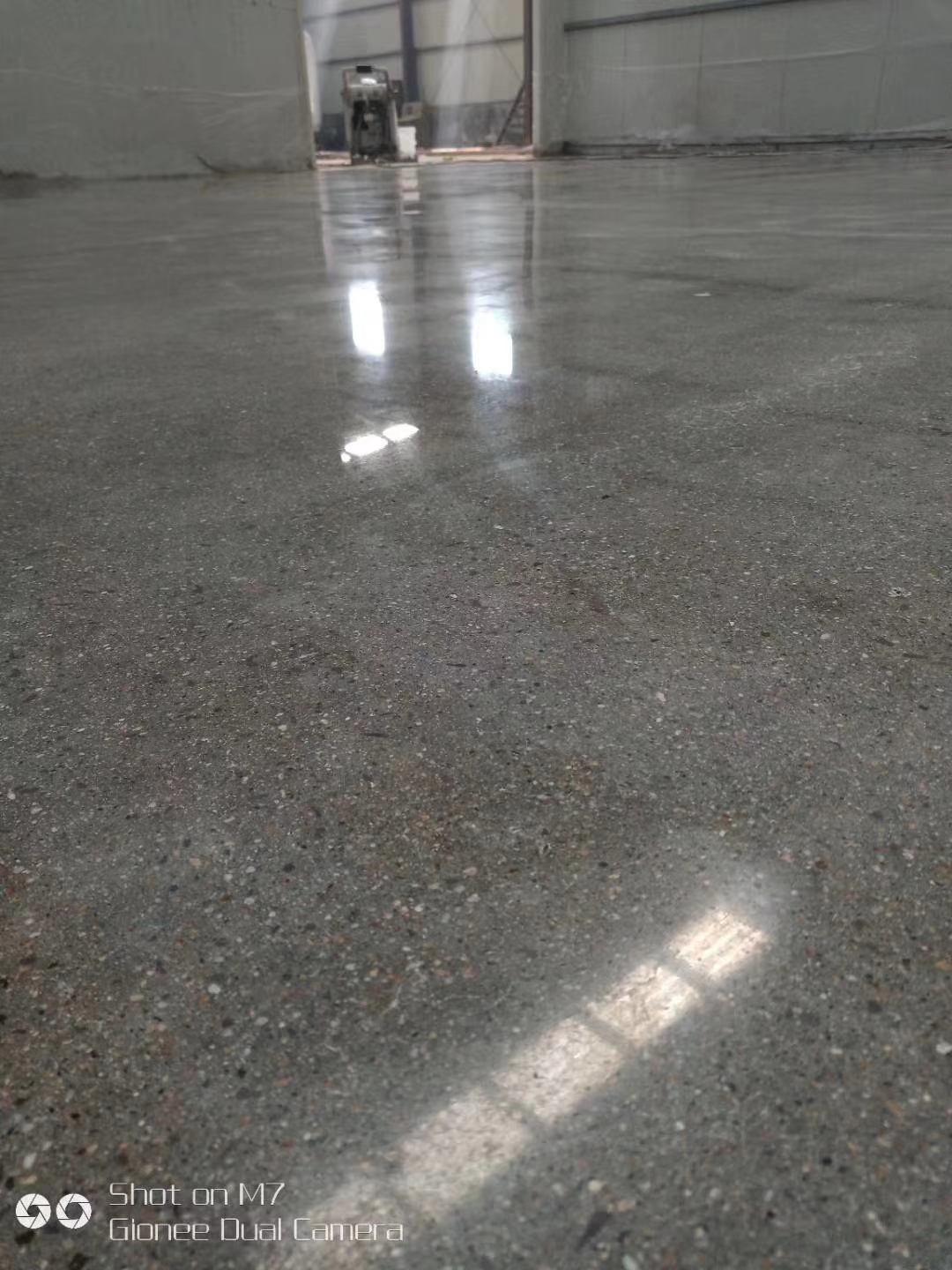 底泥固化剂地坪 封闭型固化剂 水泥固化剂地坪图片